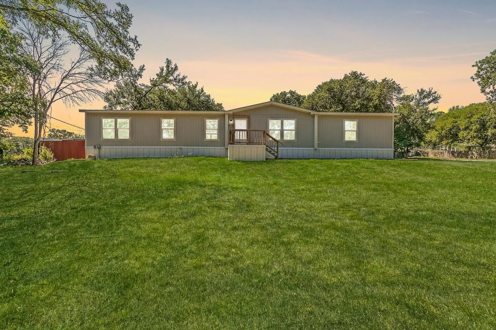 6116 Big Wood Court, Fort Worth