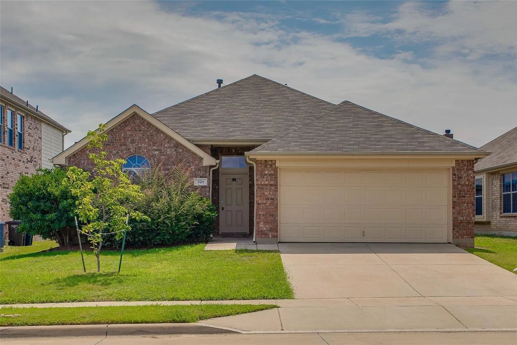 321 Mystic River Trail, Fort Worth