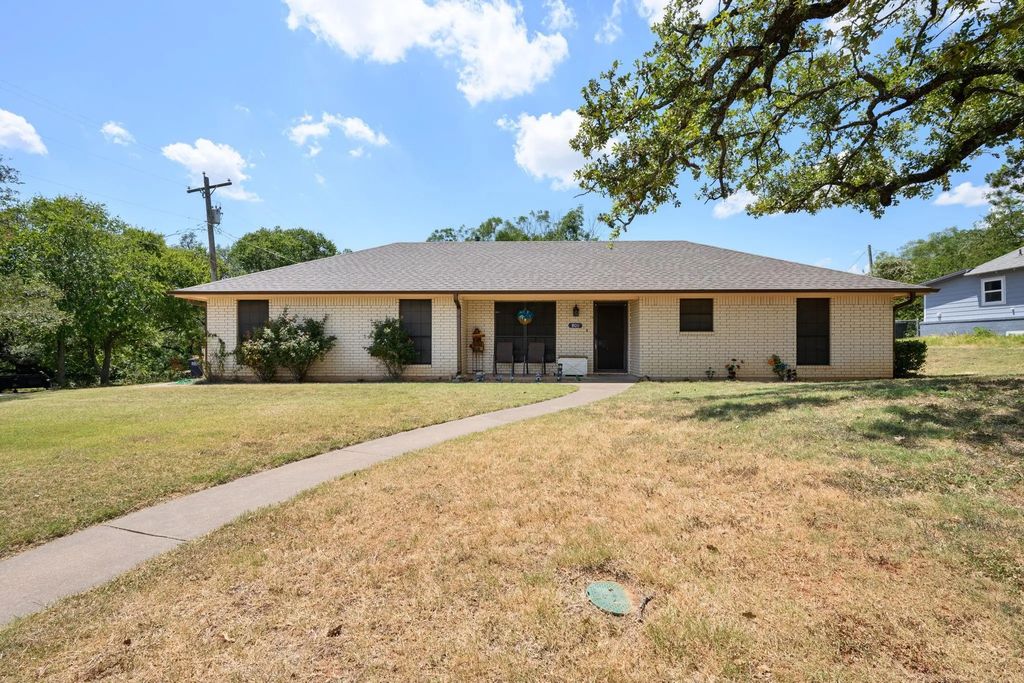 801 Hanover Street, Weatherford