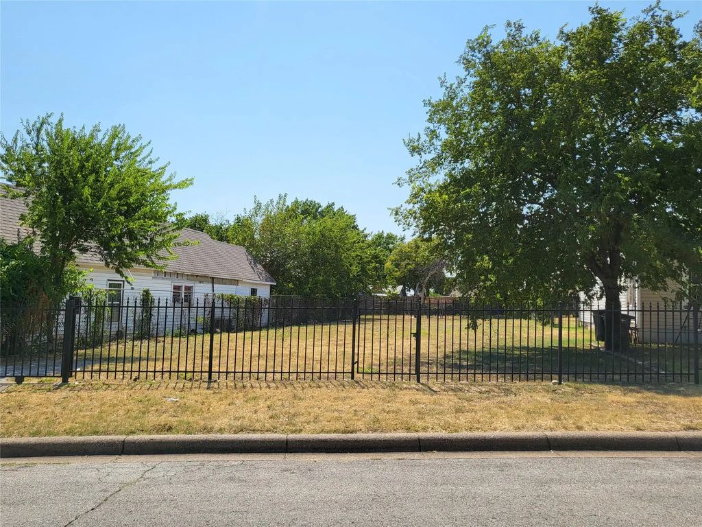 2919 N Houston Street, Fort Worth
