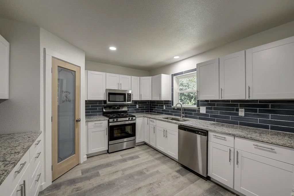 910 Se 3rd Street, Grand Prairie