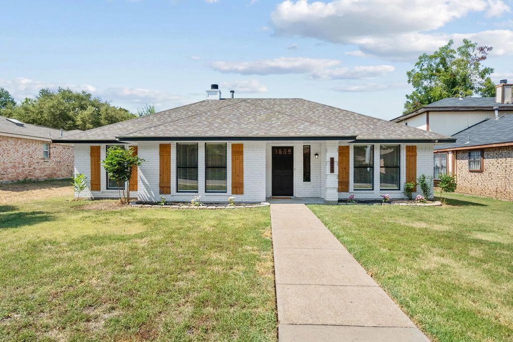 2015 Garden Crest Lane, Dallas