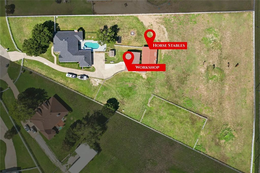 800 Round Hill Road, Fort Worth