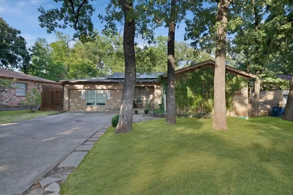 320 Old Mill Lane, Dallas