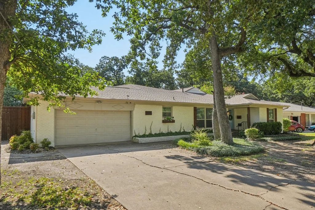 1918 Cooper Drive, Irving