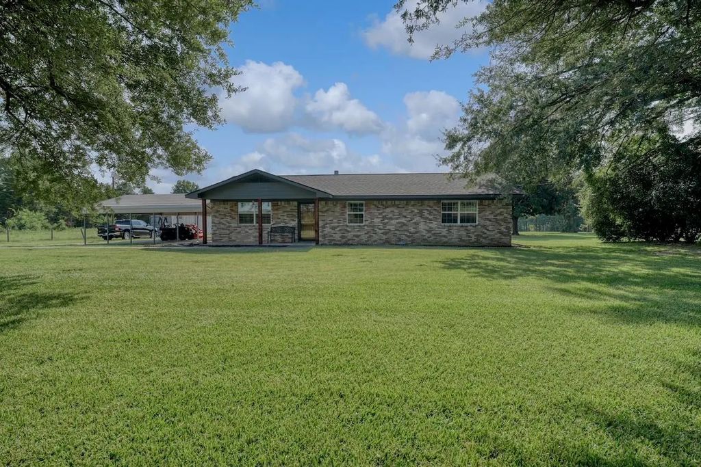 1218 County Road 4860, Winnsboro