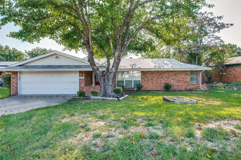 3756 N Hills Drive, North Richland Hills