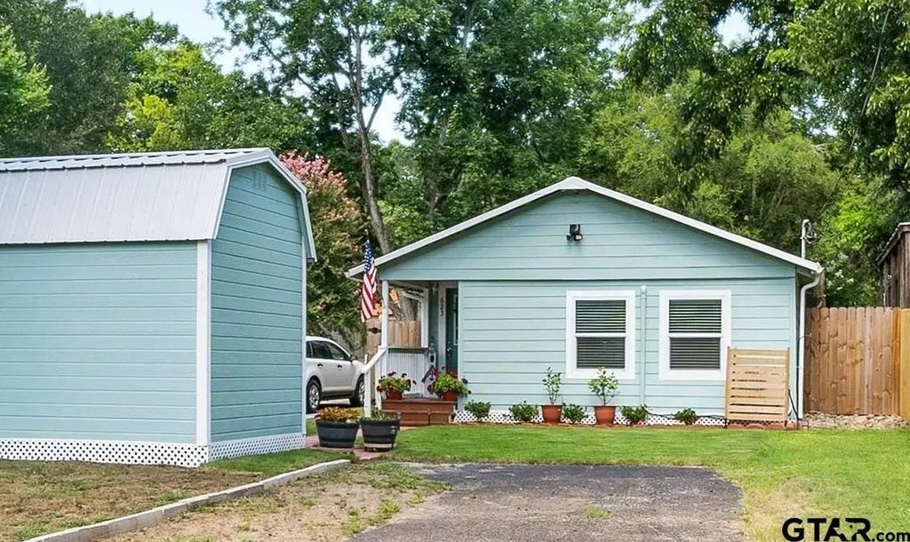 623 N Pearl Street, Big Sandy