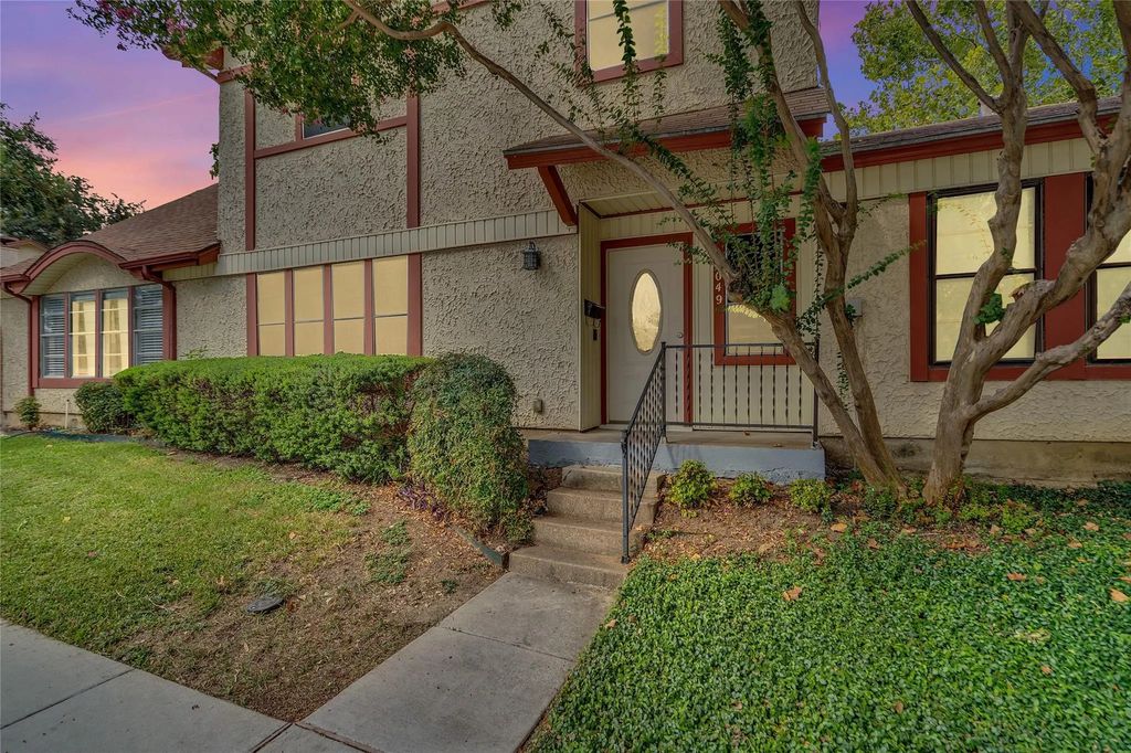 2049 Clubview Drive, Carrollton