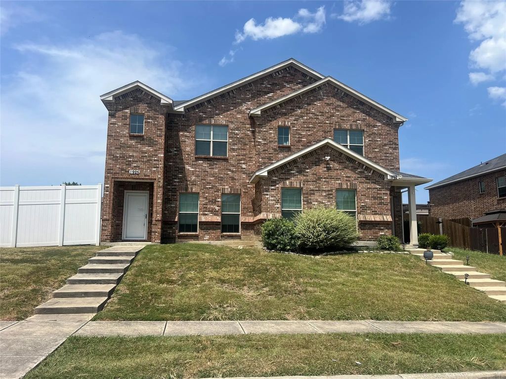 1925 Timber Oaks Drive, Garland