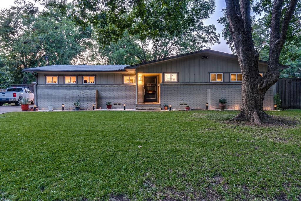 6527 Axton Circle, Dallas
