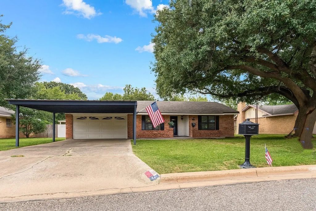 2410 Asbury Street, Brownwood