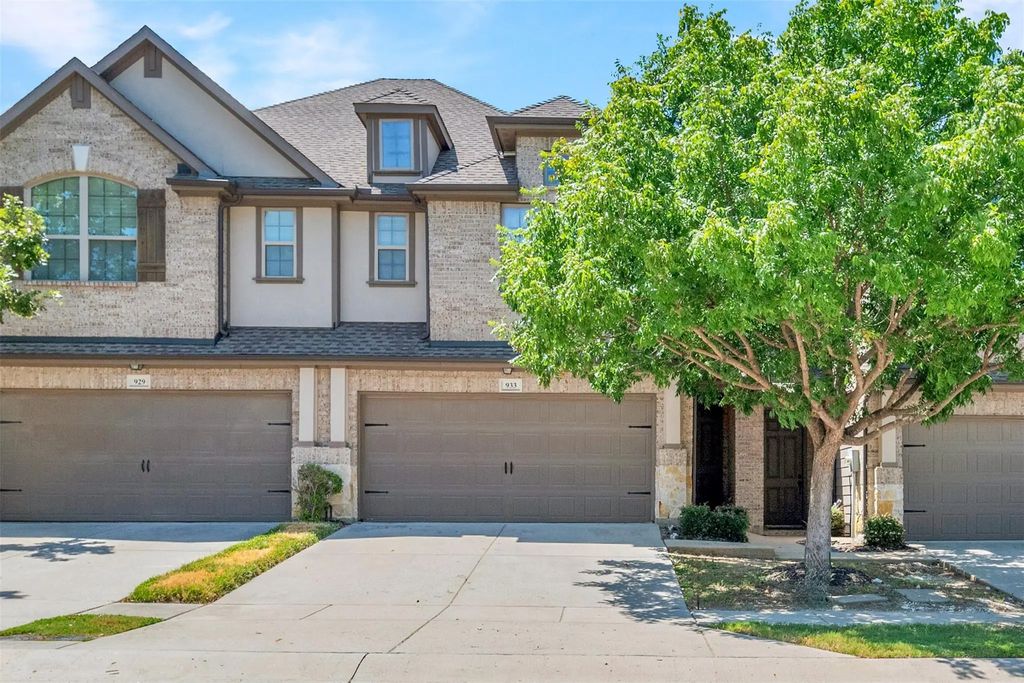 933 Brookville Court, Plano
