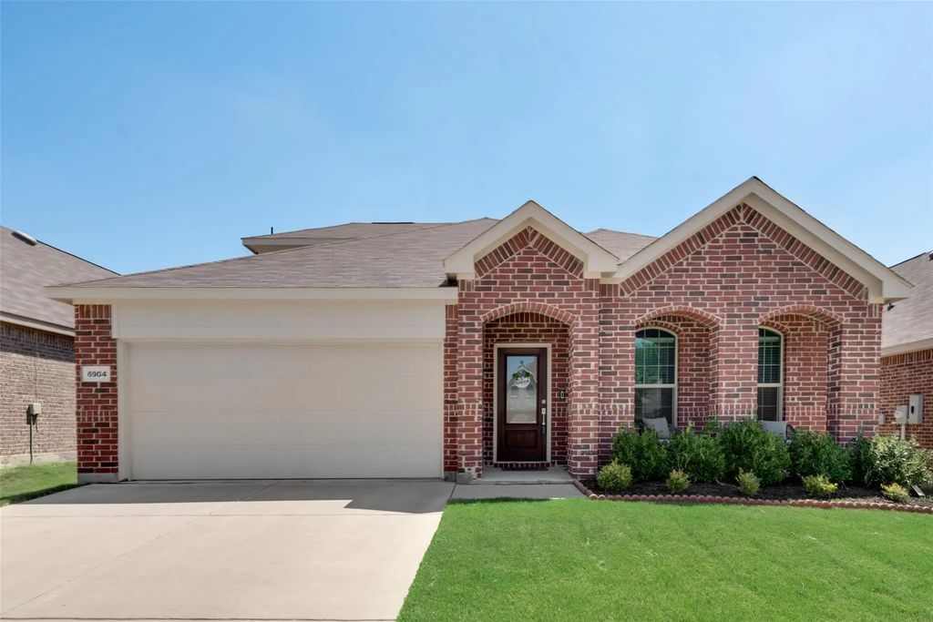 6904 Waterloo Lane, Fort Worth