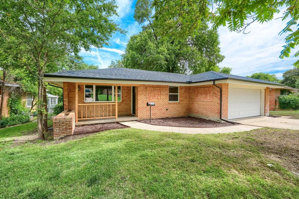 1048 Indian Creek Trail, Dallas
