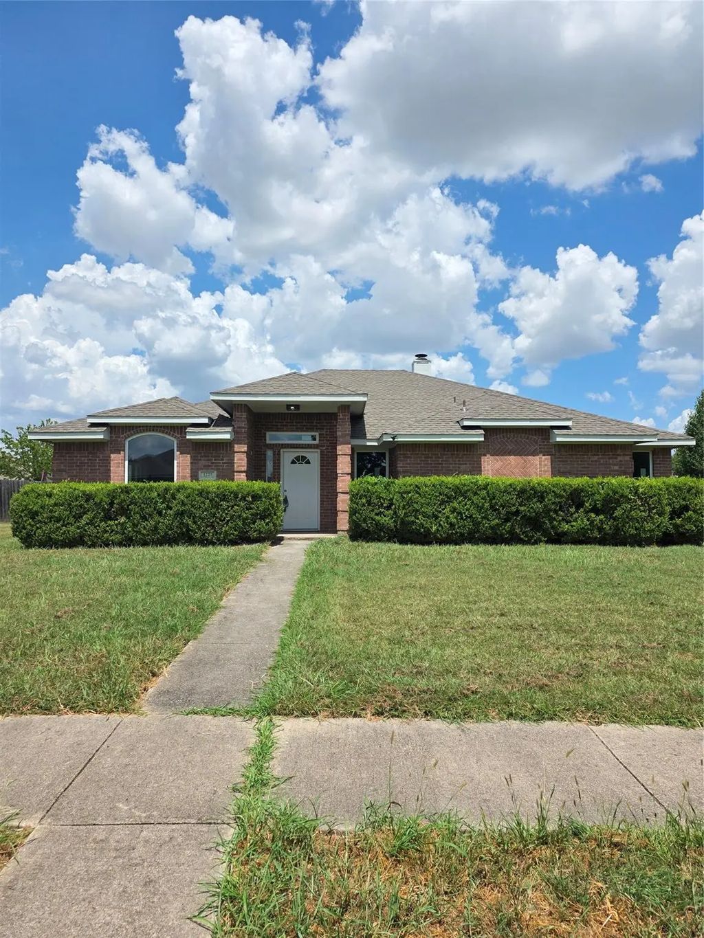 1225 Cypress Lane, Lancaster