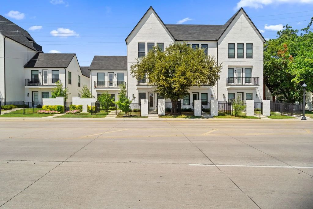 703 W Abram Street, Arlington