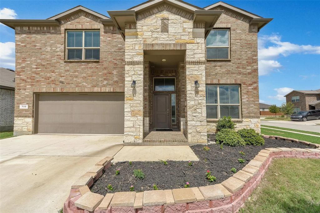 700 Castlebar Court, Fort Worth