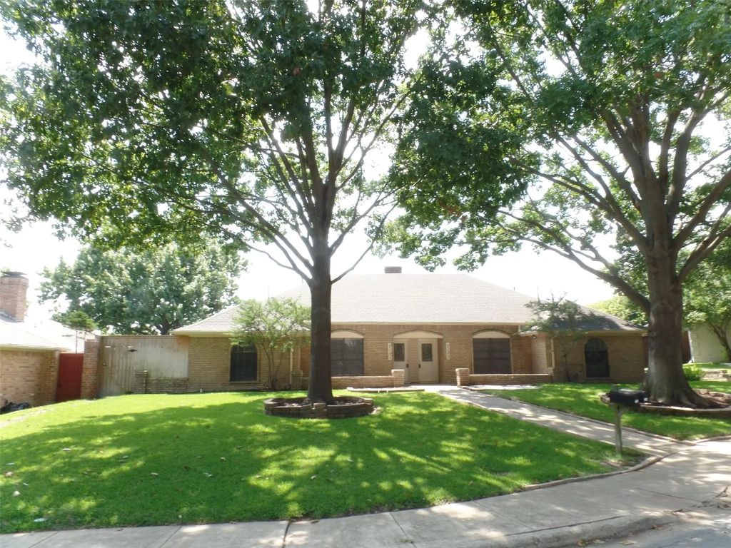 7121 Pleasant View Drive, Dallas