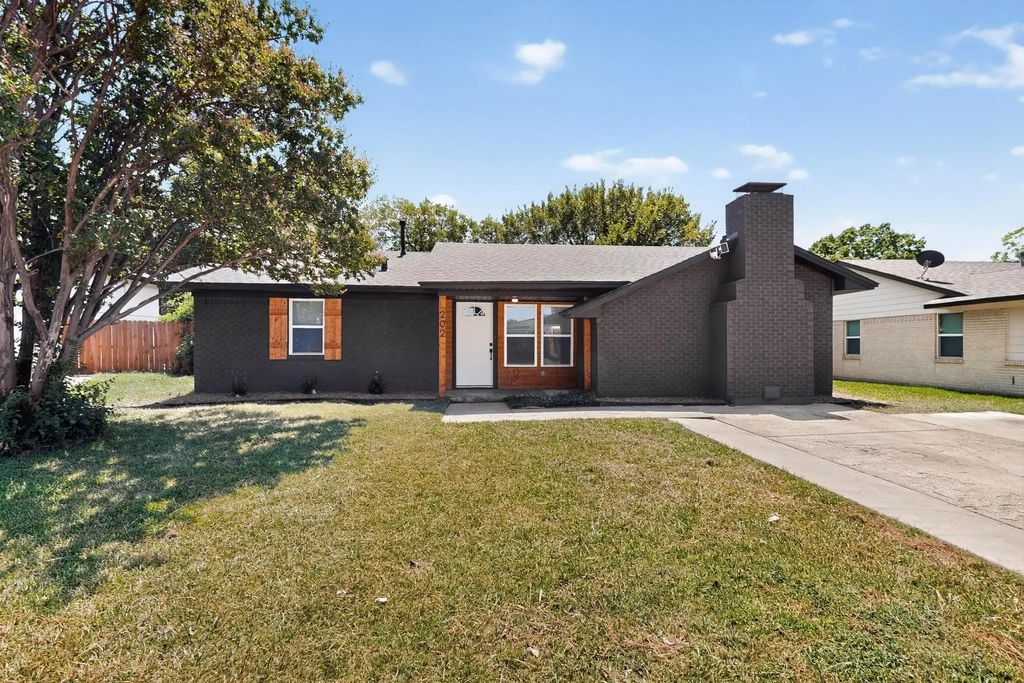 202 E Chico Drive, Garland