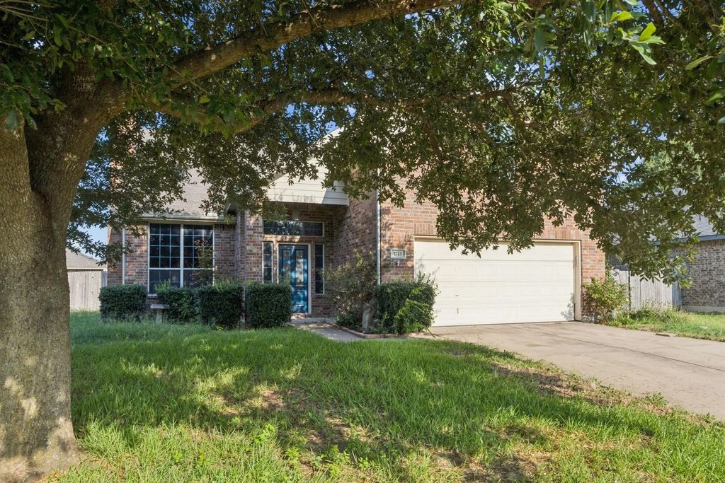 1713 Eastgate Drive, Terrell