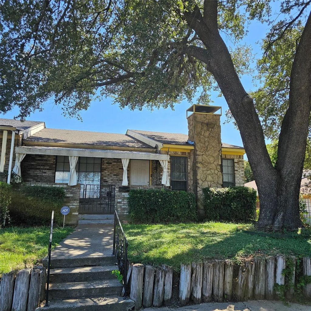 1510 Cherrycrest Street, Dallas