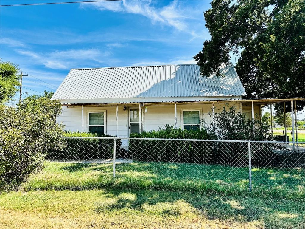 125 2nd Street, Cross Plains