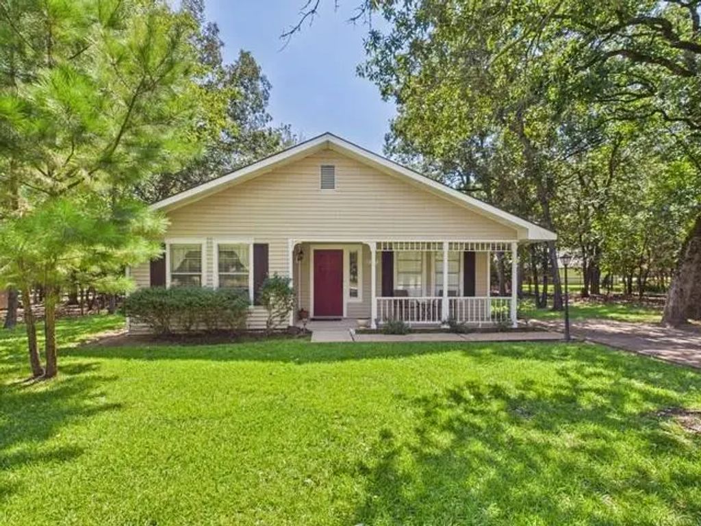3347 Bandera Street, Athens
