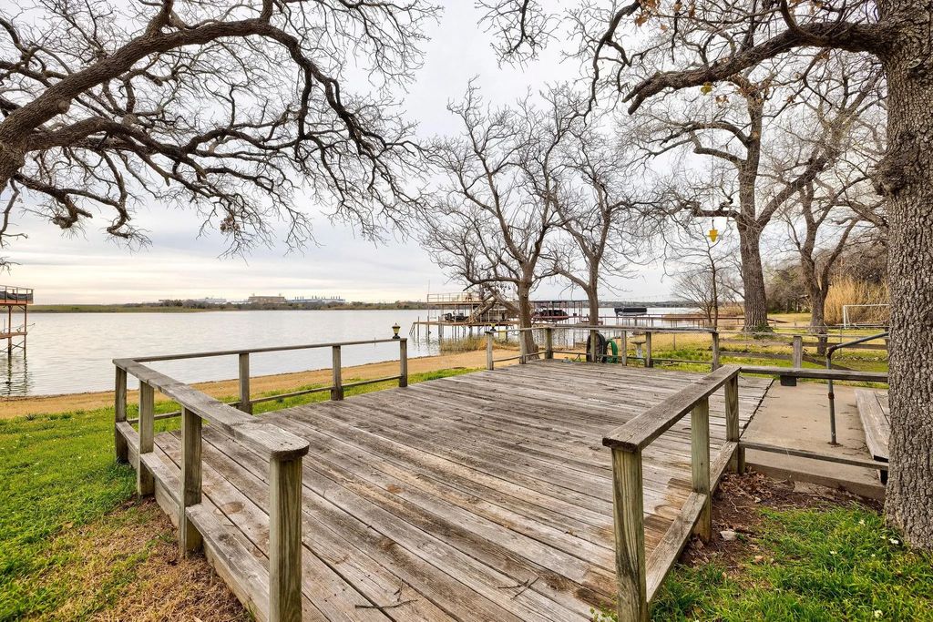 7201 Plover Circle, Fort Worth