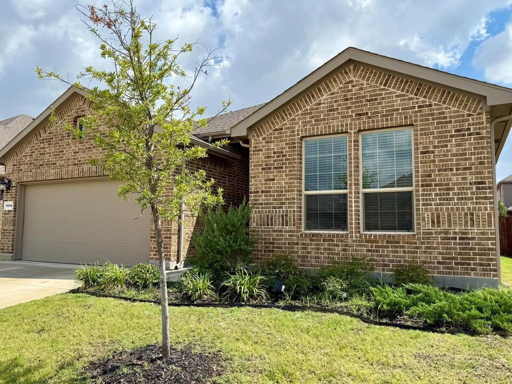 11516 Lavonia Road, Fort Worth
