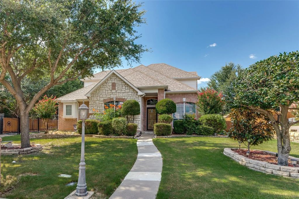 1001 Dover Heights Trail, Mansfield