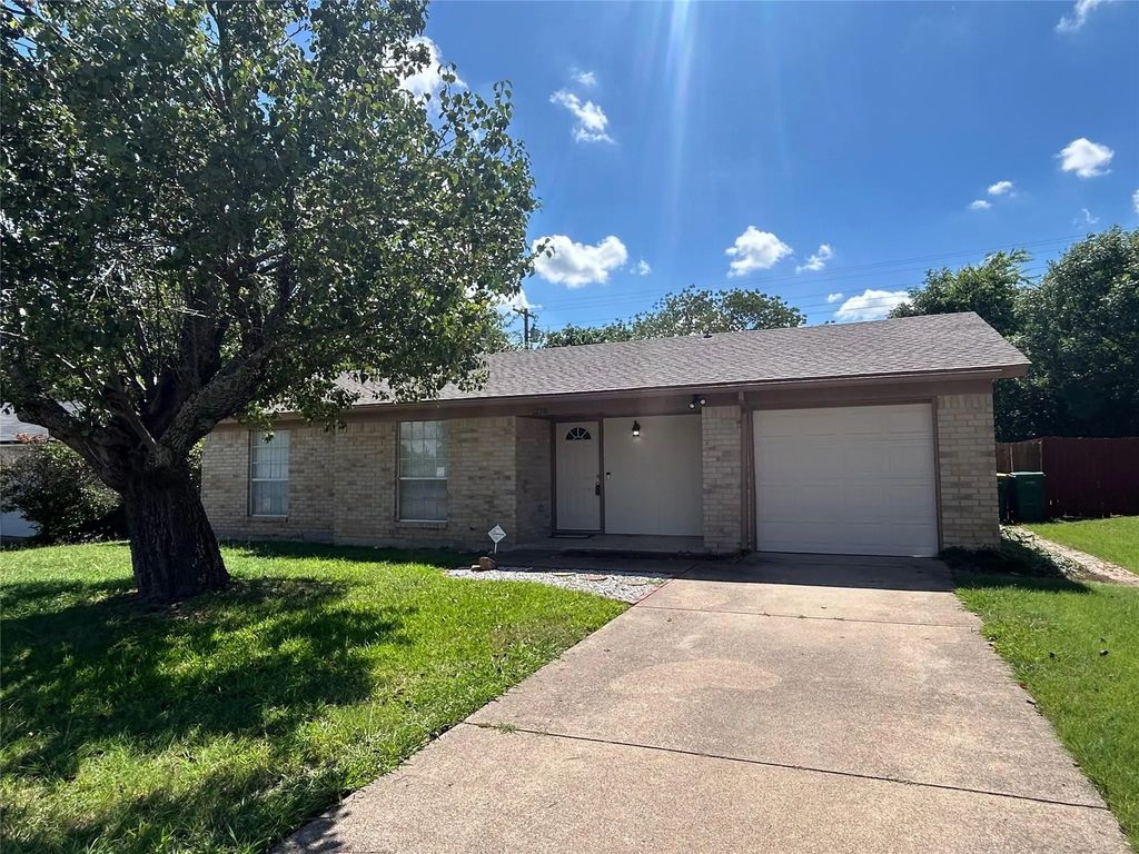 1210 S Clark Road, Cedar Hill