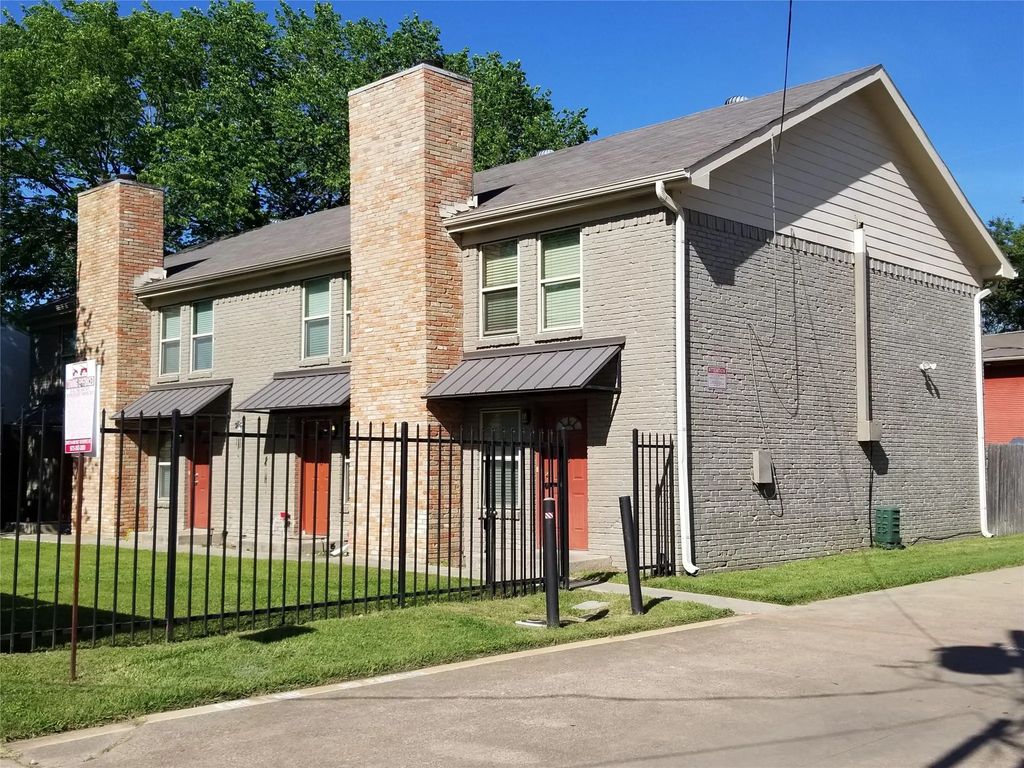 618 S Rogers Road, Irving