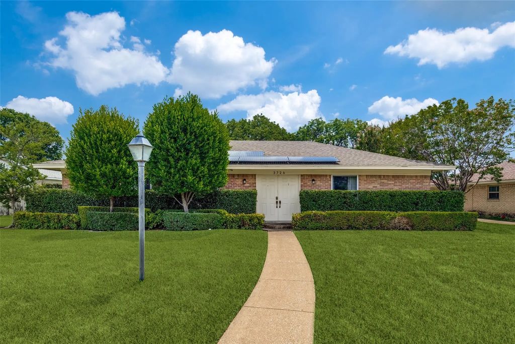 3726 Ridgeoak Way, Farmers Branch