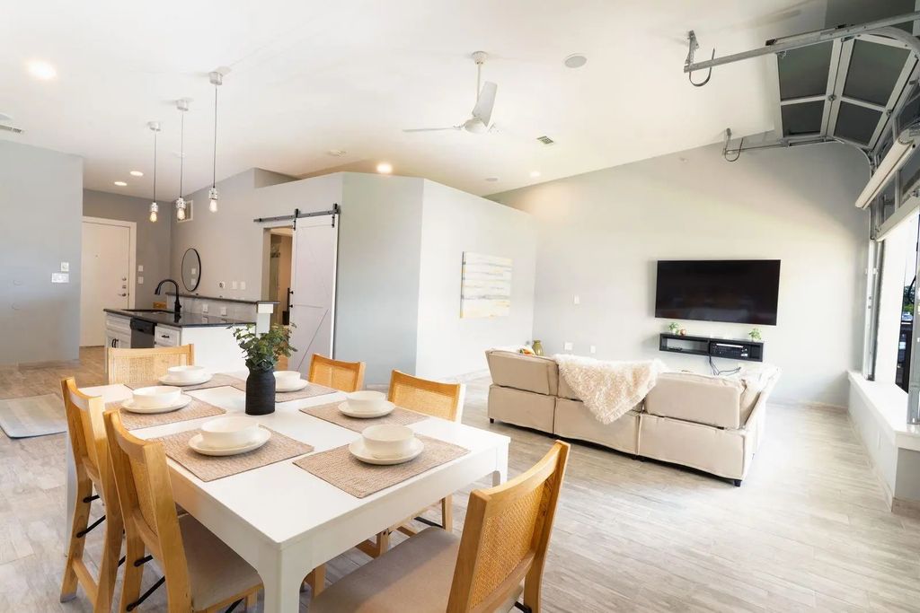 1111 S Akard Street 405, Dallas