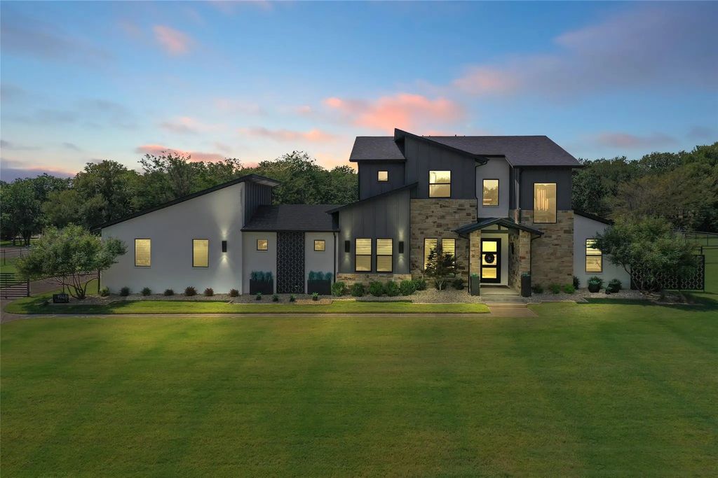 1948 Creek View Court, Argyle