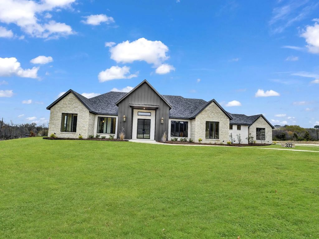 332 Tiara Trail, Fort Worth
