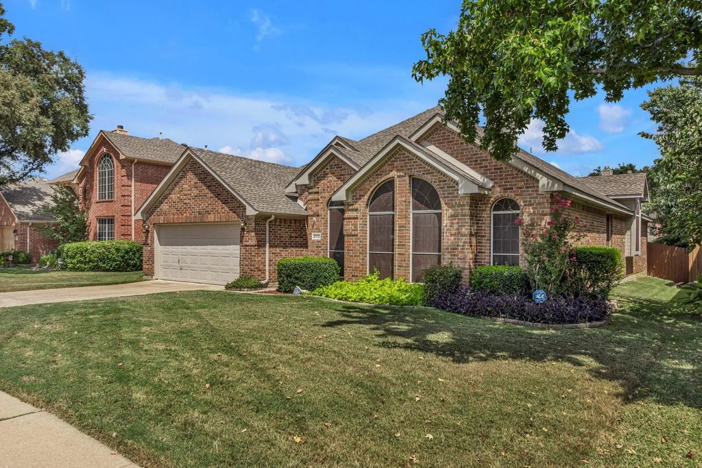 2112 Golden Arrow Drive, Flower Mound