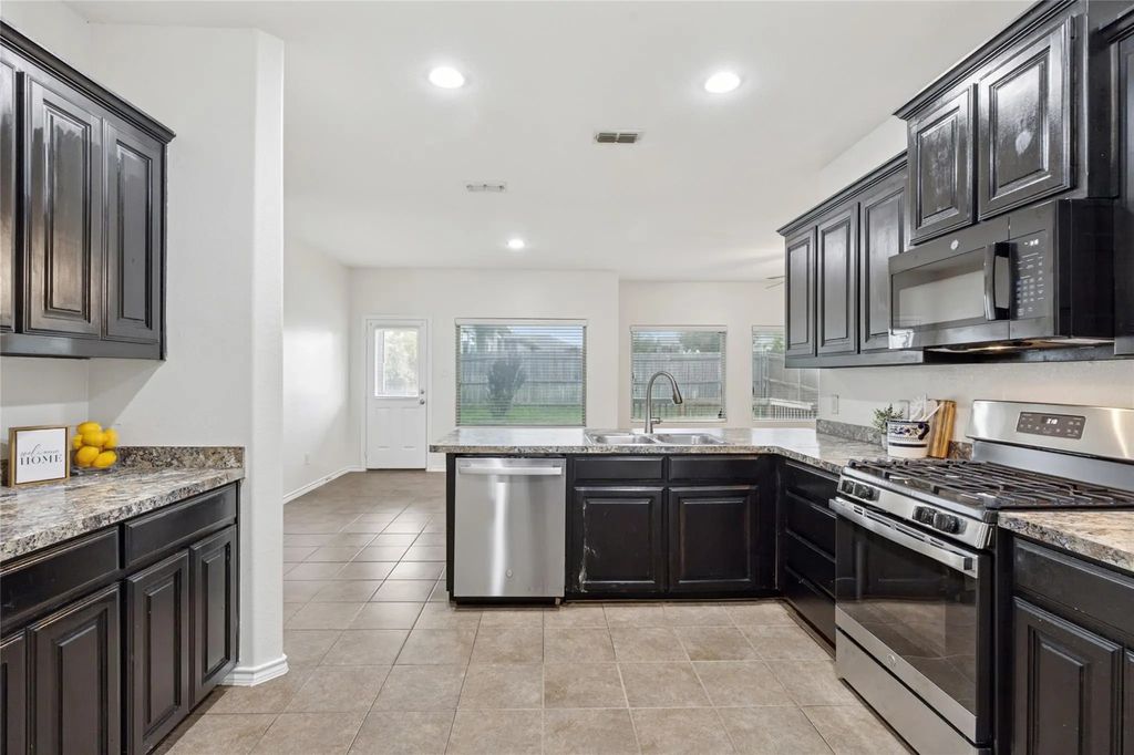 4509 Barberry Tree Cove, Fort Worth