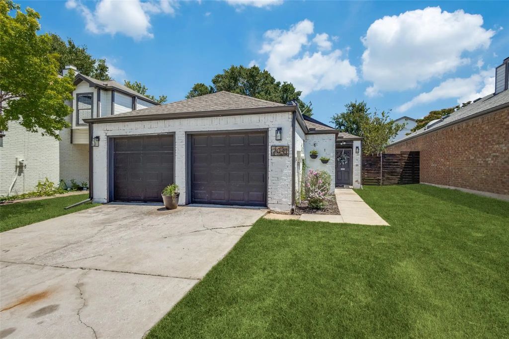 2041 Mallard Drive, Lewisville