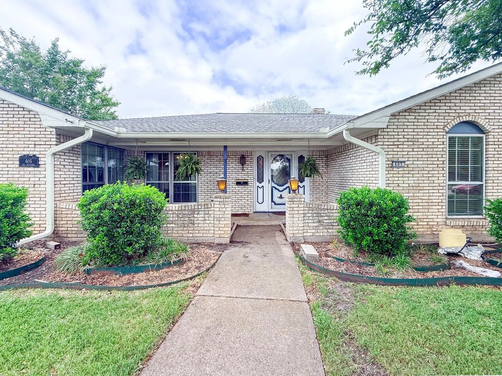 605 E Spring Valley Road, Richardson