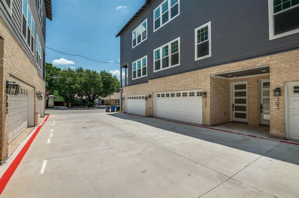 631 N Tyler Street 303, Dallas
