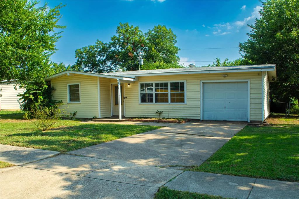 800 E Tucker Boulevard, Arlington