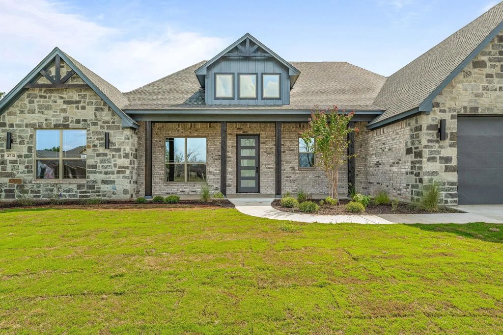 3713 Tremont Lane, Granbury