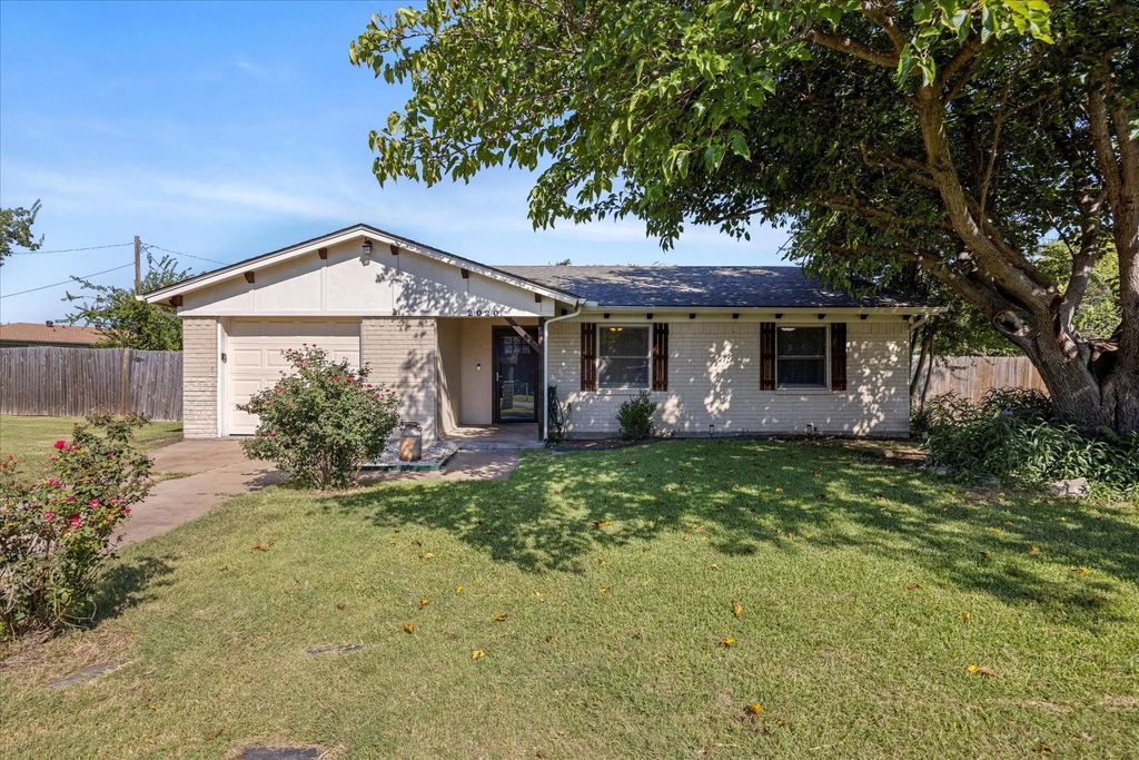 2020 Swaim Drive, Granbury