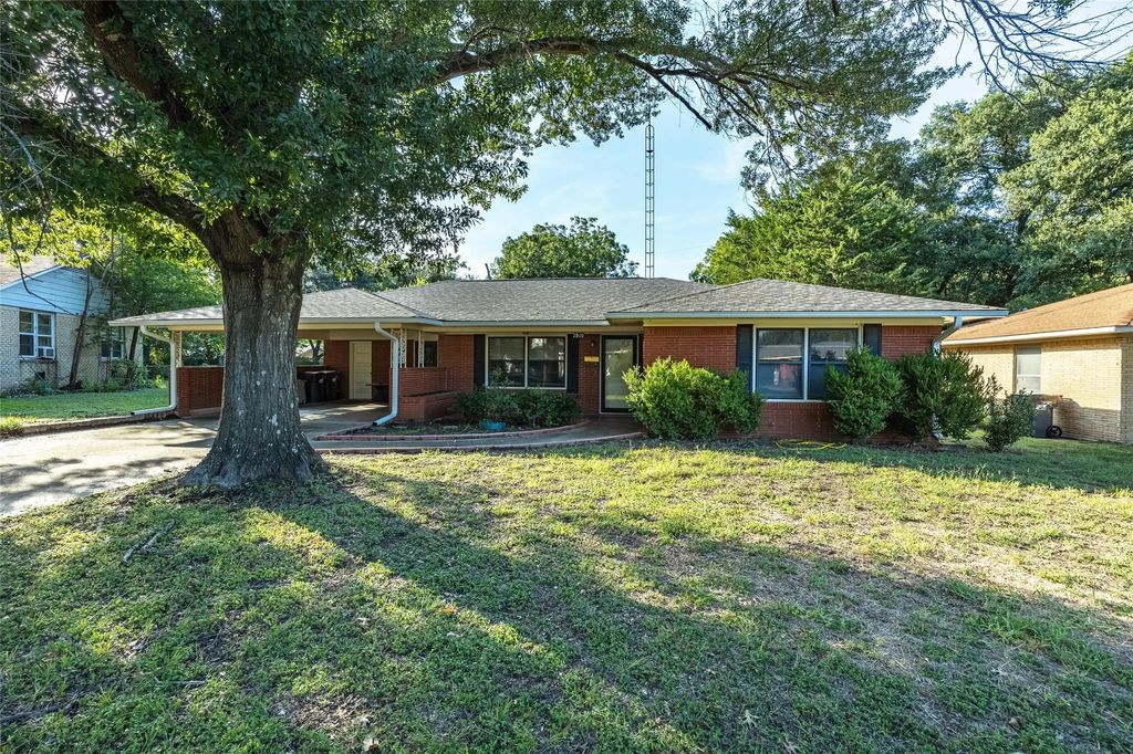 2910 College Circle, Corsicana