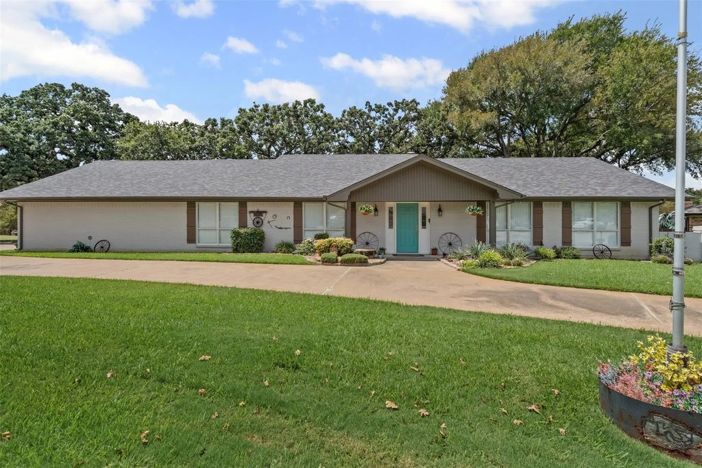 4005 Fairway Drive, Granbury