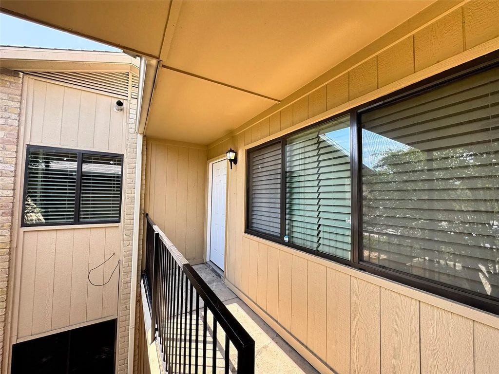 5819 Harvest Hill Road 2062, Dallas