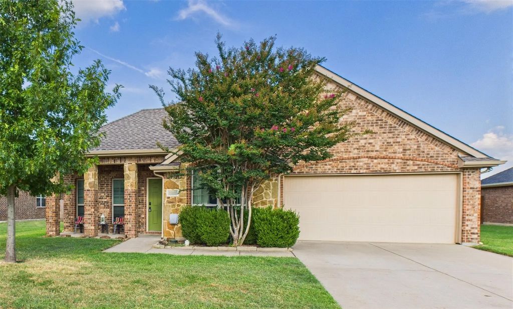 2218 Abela Drive, Waxahachie