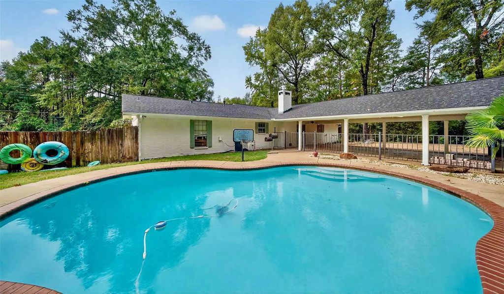190 Forest Hills Street, Rusk